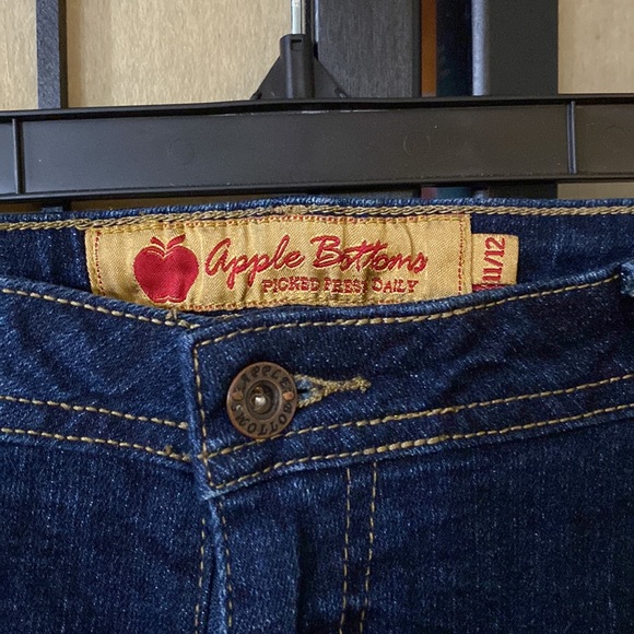 Vintage Apple Bottom Crops - Picture 2 of 5